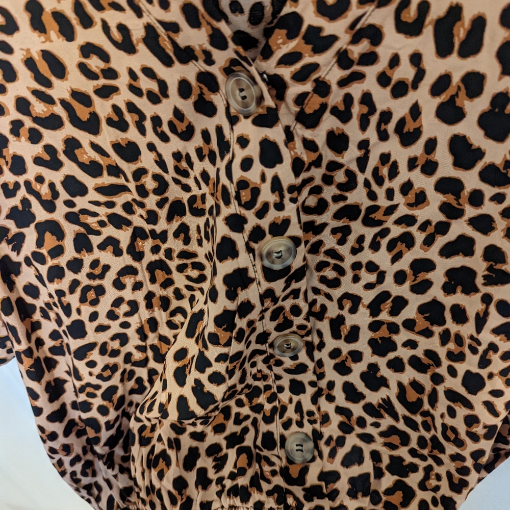 Buttoned leopard blouse - Picture 4 of 6